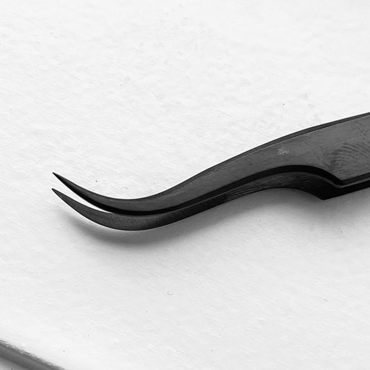 Tweezers